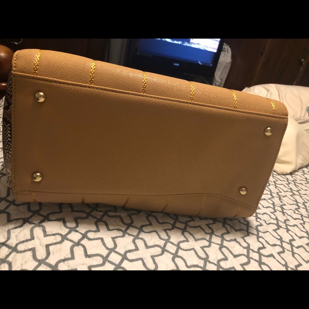 Pocketbook - Picture 5 of 5